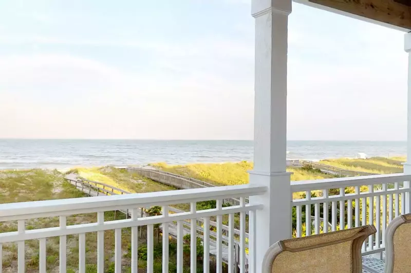 Enjoy the salty air from both oceanfront decks!